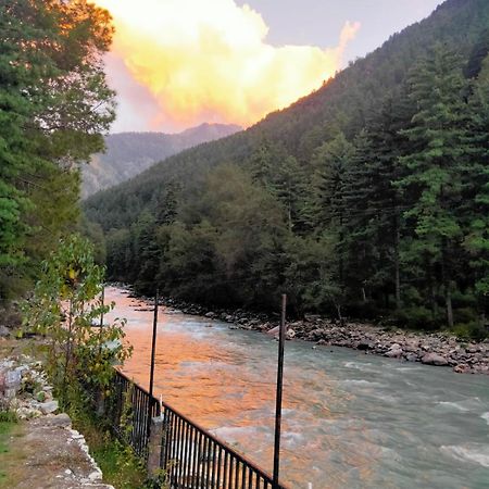 The White House Hotel Kasol Exterior photo