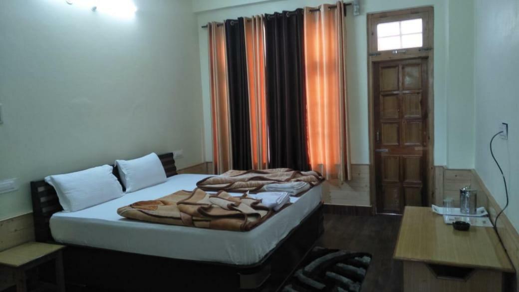 The White House Hotel Kasol Exterior photo